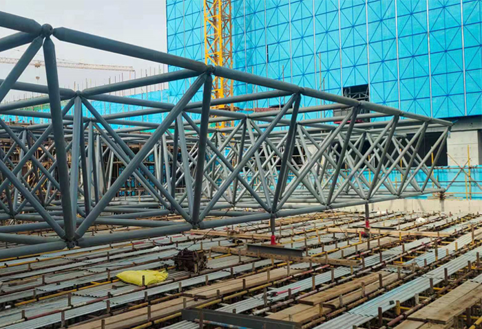 长乐高铁东总部基地2号楼网架